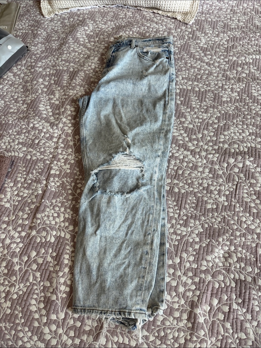 Abercrombie & Fitch Light Wash Distressed Relaxed Jeans